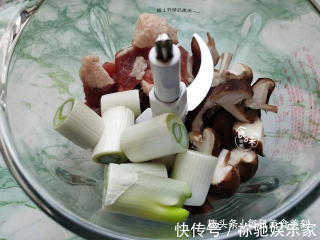 吃饺子|饺子馅就要这样调,鲜香味美,有肉又有菜,寓意今年有个好兆头