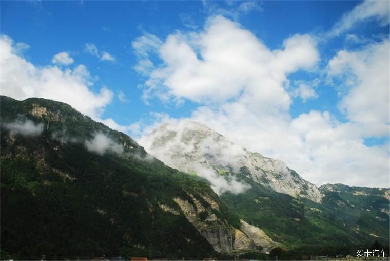 漫游|如画的草原、宏伟庄严的大雪山、澄澈的湖泊，漫游瑞士！！