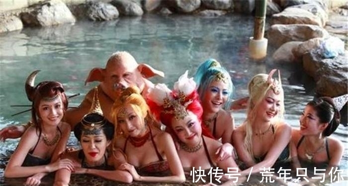 下水@上联:“八戒洗澡,猪下水”,下联对出,人人称赞