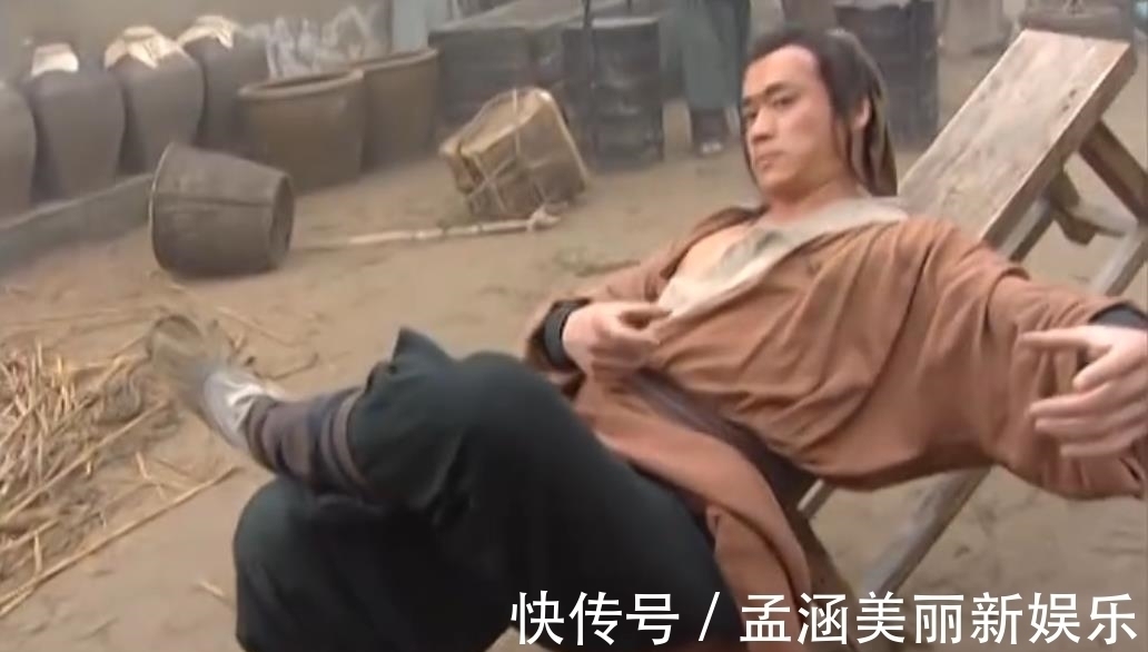 武十回!二龙山龙虎斗:武松劈出三刀鲁智深还击两禅杖,这场比试谁赢了?