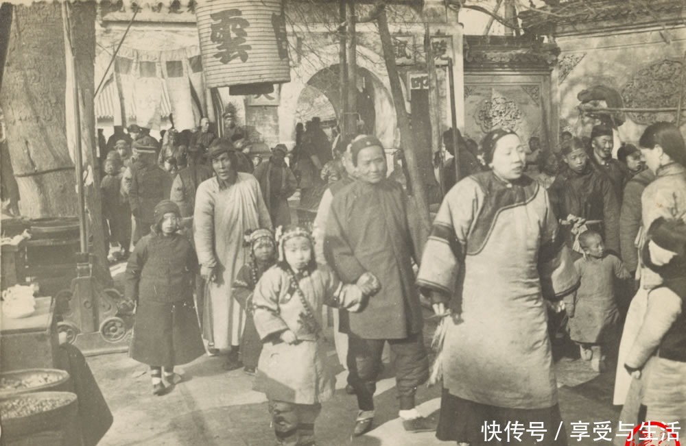 公主|清末老照片李鸿章灵位入祀贤良祠,公主格格福晋合影