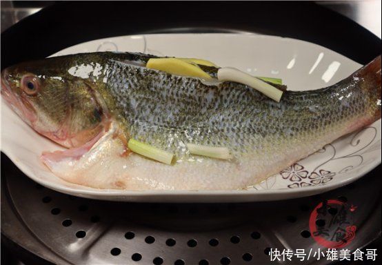 鱼肉|不论做什么鱼，最忌放盐和料酒，教你饭店不外传做法，鲜嫩无腥味