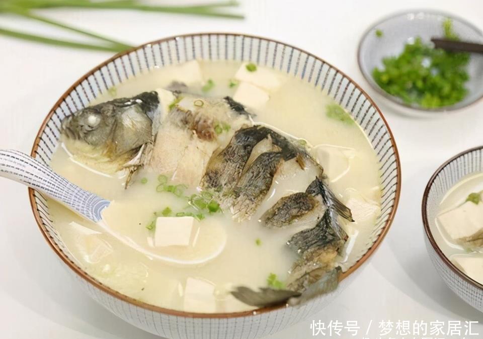 炖鱼时,要牢记“3做1不放”,炖出来的鱼汤鲜香味浓,无腥味