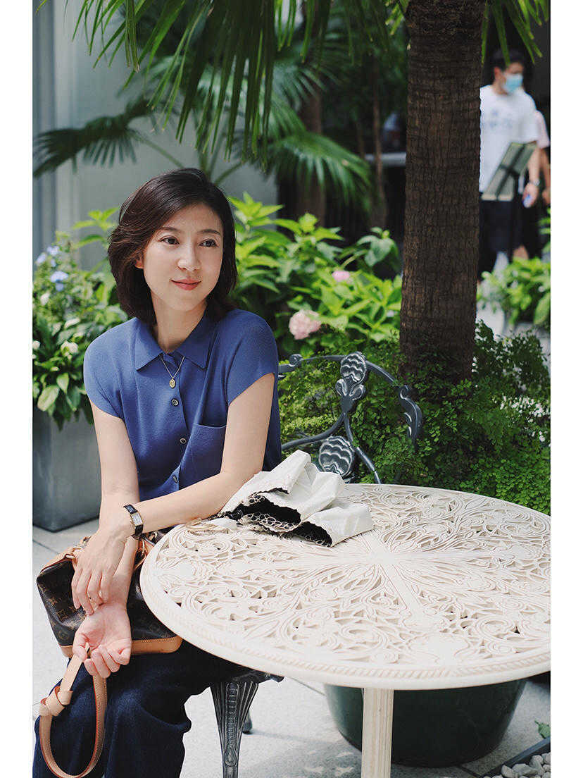 衣服|35岁、50岁怎么穿才高级减龄？学会基础款搭配方法，优雅大气