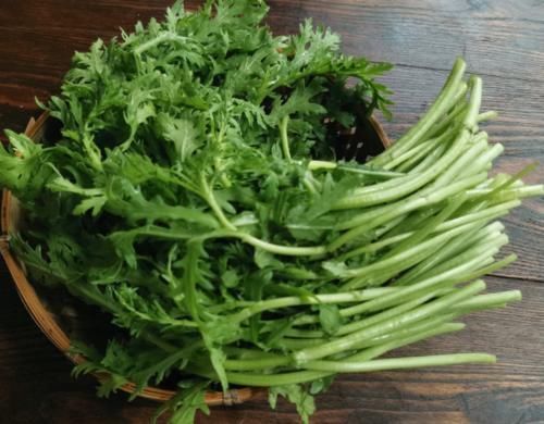 维生素b|中老年女性适合多吃三种蔬菜,营养价值高、抗衰老,早知道早好