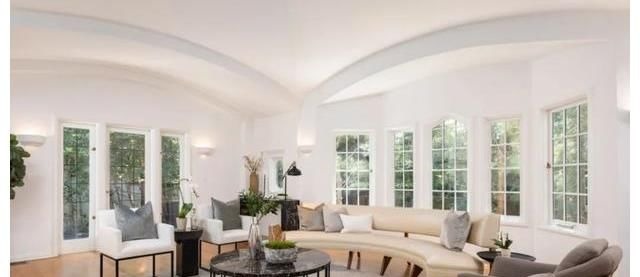 莱奥纳多|莱奥纳多575万美金的“寒舍”被挂牌,买房达人小李子最近在减负