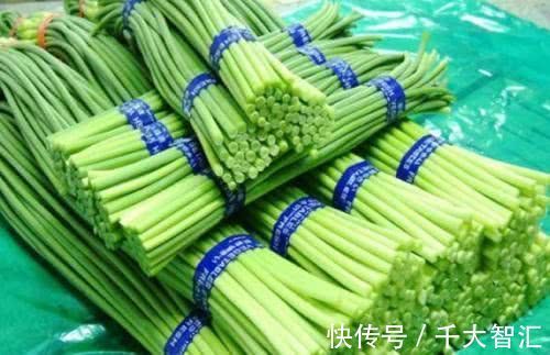 如此腌蒜苔,营养更丰富,越吃越上瘾,只需要三天就可以取出食用