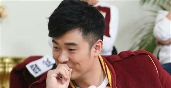 他凭一己之力拯救跑男节目质量,却依旧带不动,辛苦了亚文哥!