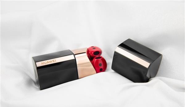 真机 “她,真的很好看” 华为口红耳机真机实拍尽显时尚气质