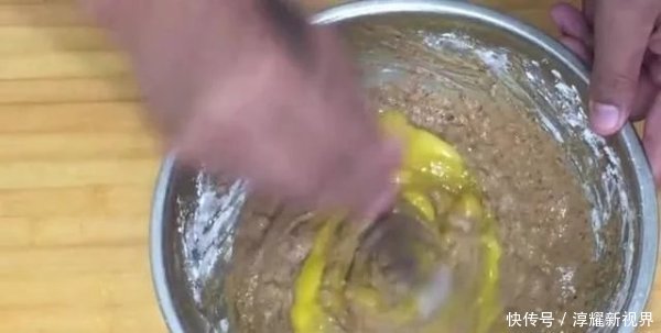 电饭锅|用电饭锅做的蛋糕又软又有弹性,你想怎么收就怎么收!