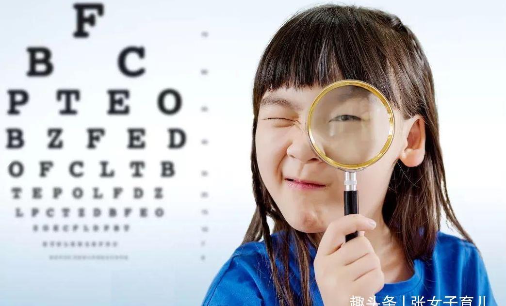 张女子|孩子近视,爸爸不许配眼镜,配一次摔一次,眼科医生:真是太无知
