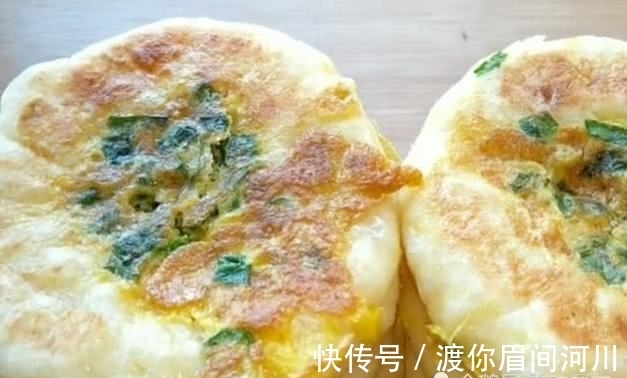 鸡蛋|4个鸡蛋，1碗面粉，不揉面，不擀面，简单做出超好吃的鸡蛋饼