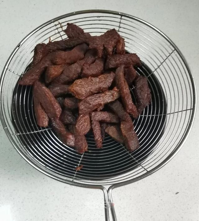 自制牛肉干：鲜香有嚼劲，做法很简单，一学就会
