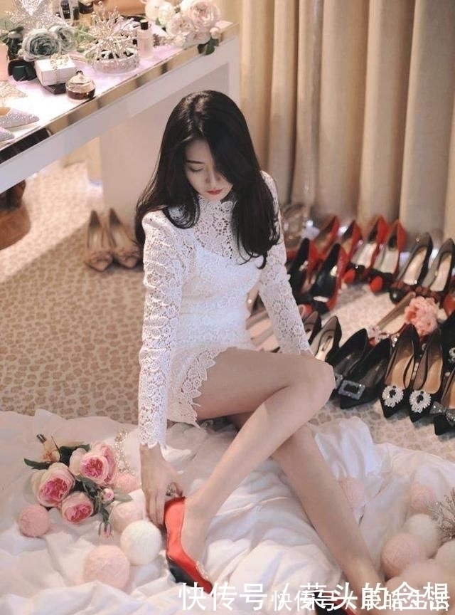 平跟鞋 穿高跟鞋和穿平跟鞋的女人,能从鞋子上折射出她们内心世界