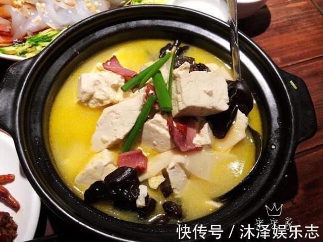 和闺蜜吃饭，2个人点了7道菜，样样好吃，才花160元，你看值不