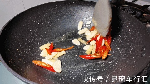 人人|一块牛肉，两根大葱，做人人爱吃的“葱爆牛肉”，牛肉嫩，葱也香
