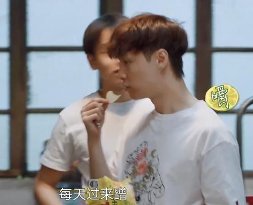 向往的生活|《向往的生活5》彭昱畅成仓库大股东，开三轮车进门，搬空货架