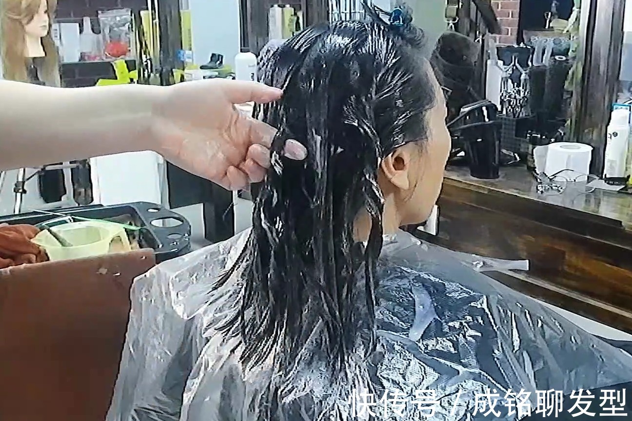 涂抹|做一次离子烫需要几个小时，用这三种方法，用时短品质好不伤发