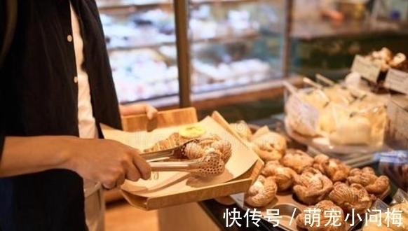 去面包店买面包时,内行人不买这5种,面包师:不懂的人喜欢吃!