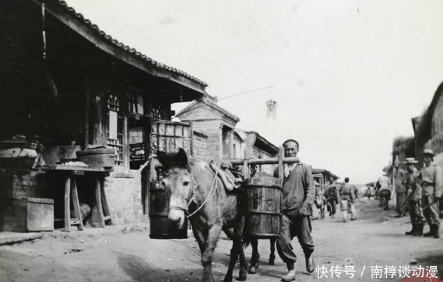 老照片|真实晚清老照片：三寸金莲小脚惹人怜爱，旗人妇女温柔大方