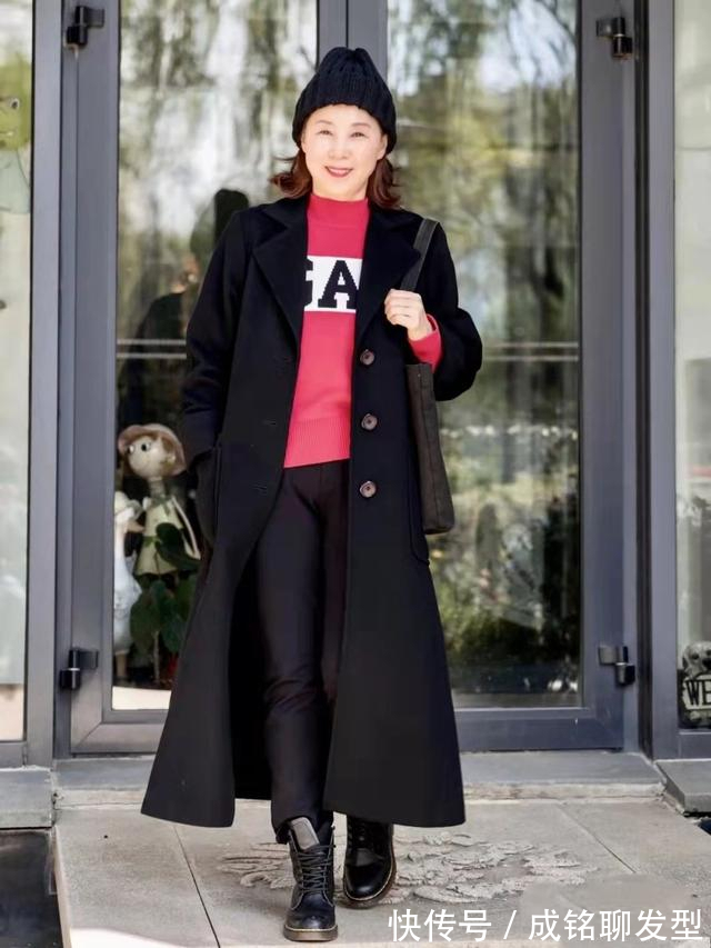 黑色|这才是老年人最美穿搭,65岁胖奶奶高级感的穿搭,时髦大气又减龄