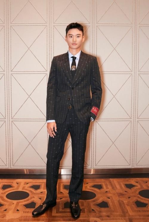 ace 忘了AJ、Yeezy！Gucci才是40岁高质量男性的标配，尤其是乐福鞋