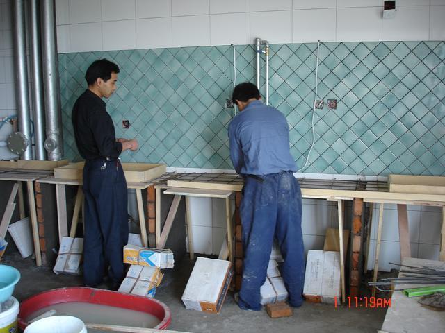 密度板|越来越多的人厨房不装“橱柜”了,厨房应该这样装,比橱柜好用