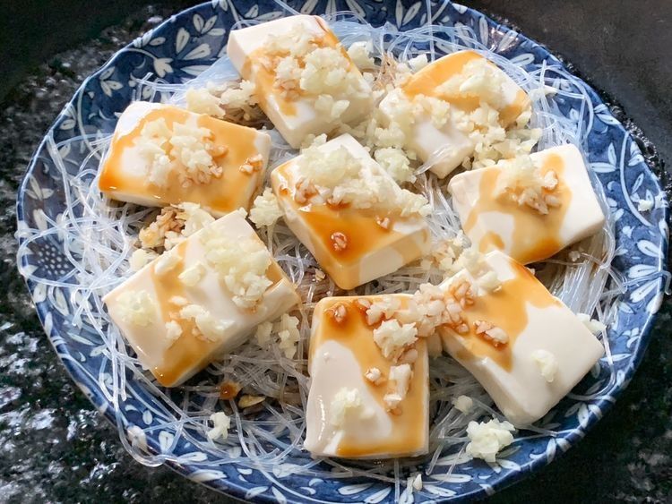 豆腐别总炖了，这样蒸一蒸鲜嫩入味，成本不过5块钱，太划算了