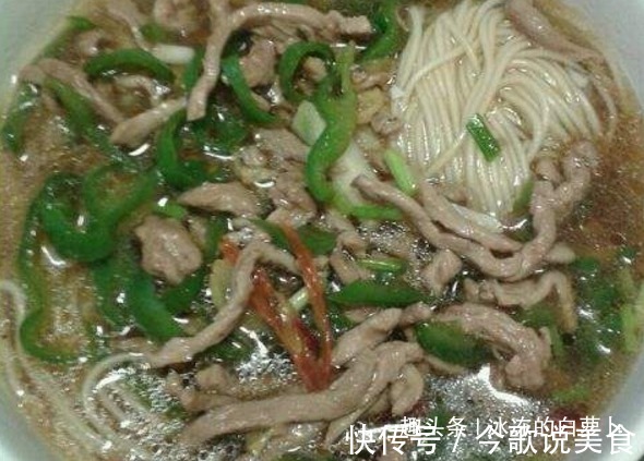 三位阿姨来应聘,一人做一种面条,公公看后直接录用最后一位