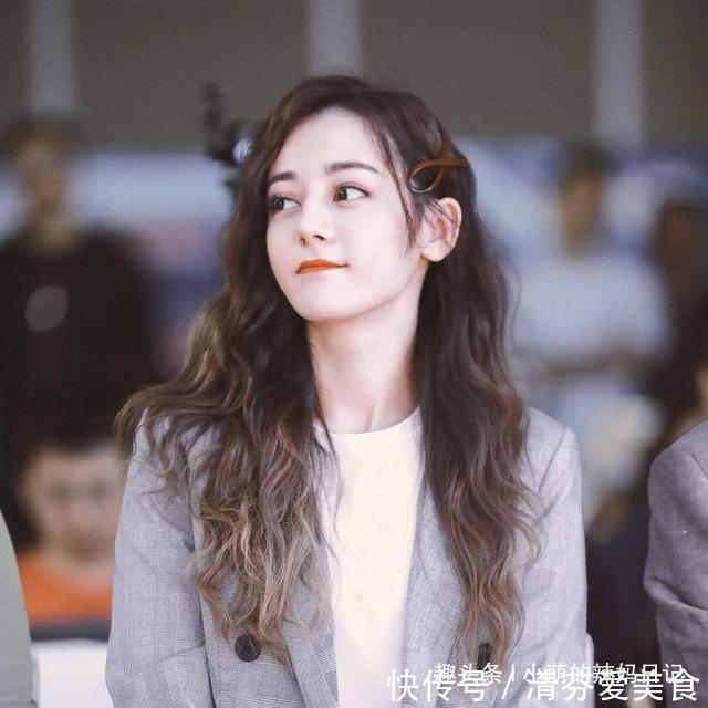 发型|''黑长直''早已过时!今年流行这4种发型,脸大的女生也合适