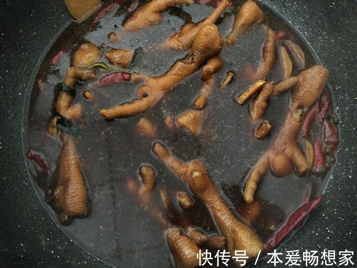 浸泡|自制麻辣鸡爪，配方简单好学，麻辣香鲜，再也不用出去买着吃了