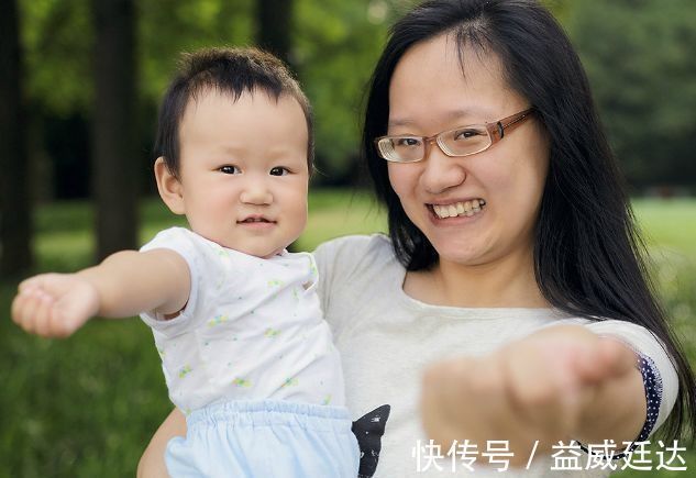 妈妈|宝宝喜欢妈妈从什么时候开始？当宝宝有这4种表现时，说明他爱你