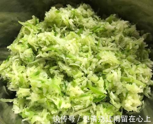 玉米淀粉|酥炸萝卜丸子，外酥里嫩，无肉比肉香，凉了也好吃