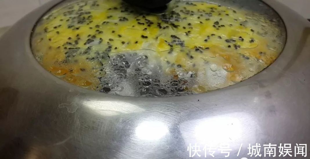 蒸馍|红豆又出新吃法，不烙饼不蒸馍，我家一周吃3次，比蛋糕好吃十倍