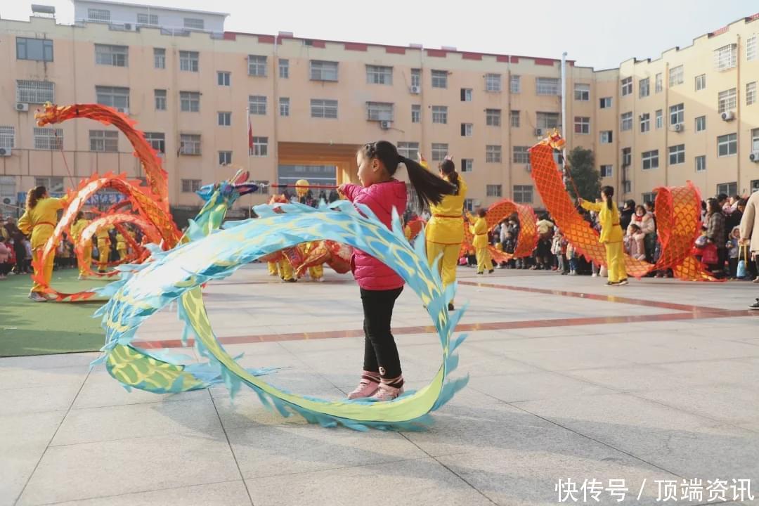 快来看，商城实验幼儿园里也有新年“庙会”