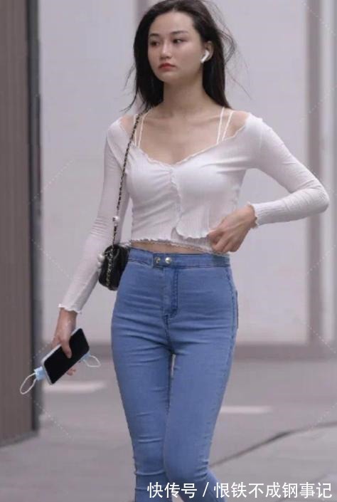 上衣 骨骼美女穿搭,锁骨上衣配高腰牛仔裤,魅力不可阻挡!