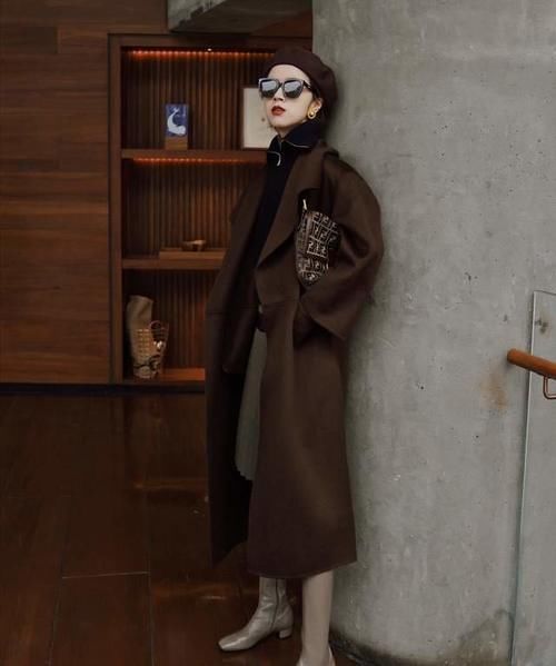  气质|年过三十的女人，冬日大衣建议选择这三款颜色，高级显气质