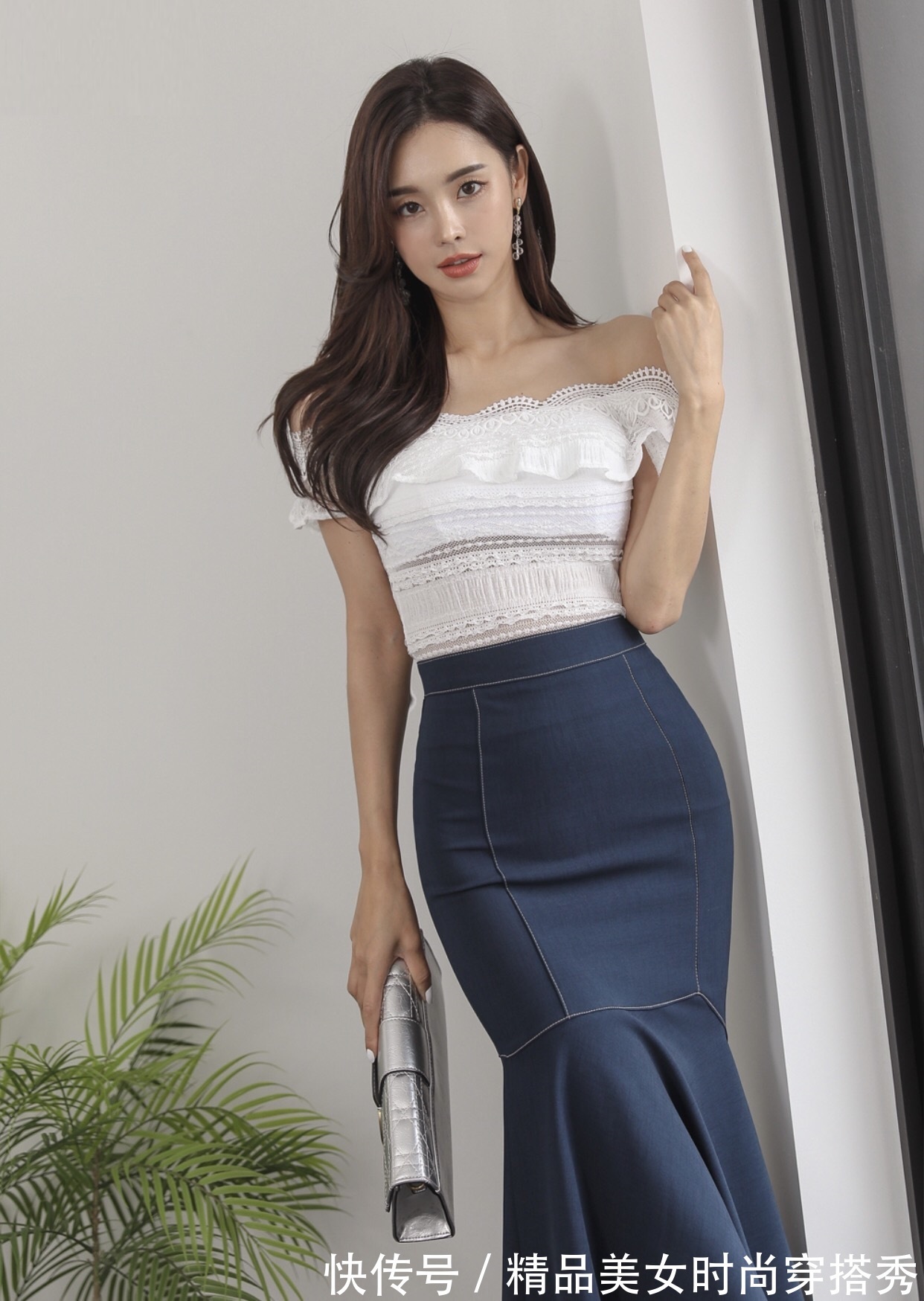 一字肩 时尚穿搭:甜美的一字肩上衣,小巧伊人的款式精致感十足