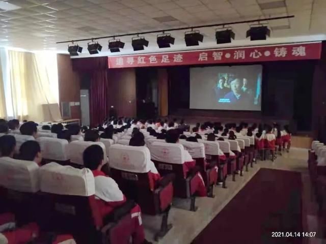 光影|「关注」商河:“百年光影·红色记忆”-庆祝建党百年红色电影展映活动服务基层、浸润人心
