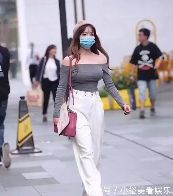 穿搭|休闲装都可以穿出时尚气质,一件t恤衫自带潮流气息