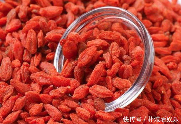 枸杞|枸杞白天吃和晚上吃哪个好吃对“赛人参”，吃错“易生病”