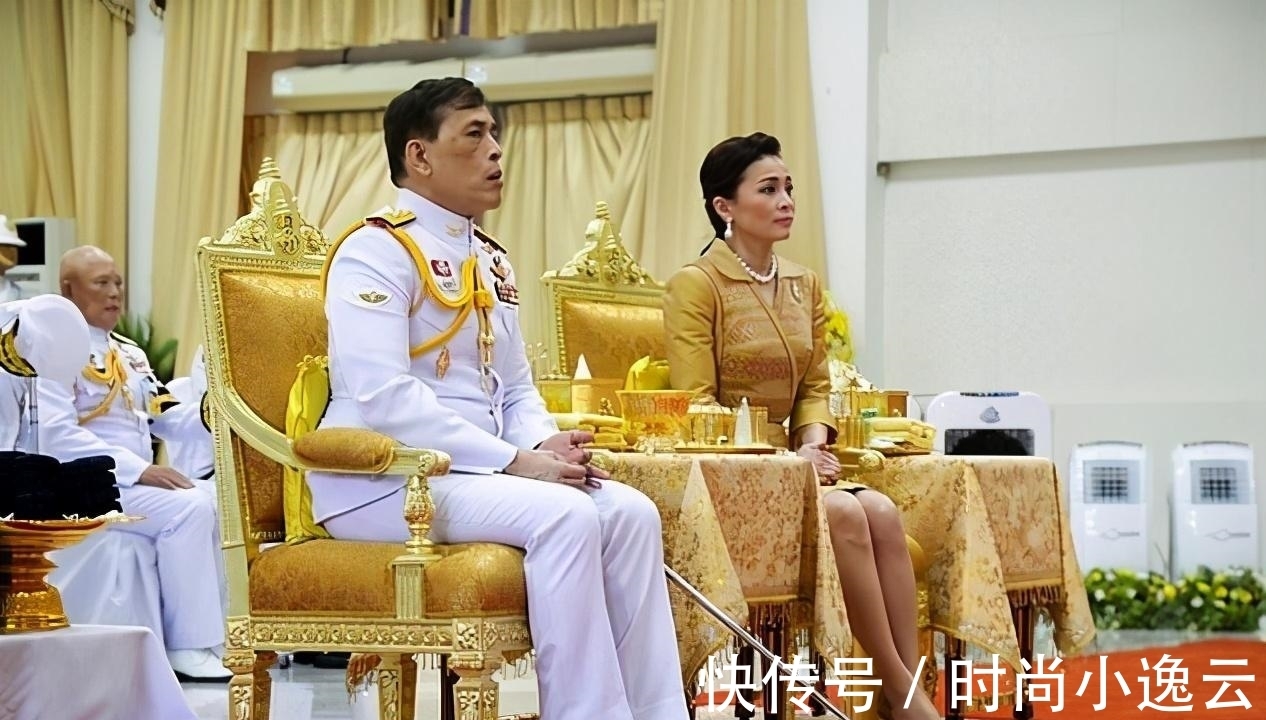 诗妮娜 换发型堪称换脸,苏提达低扎马尾编织发显淑女,漂染红发色更洋气