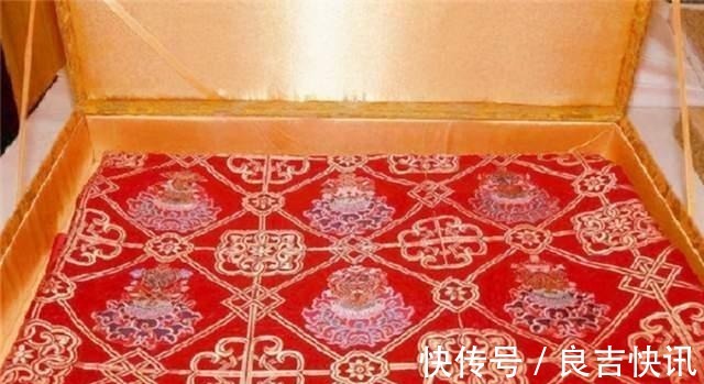 刘应成@释永信的一件袈裟有多奢华?用金丝缝制,光一个配钩就5万