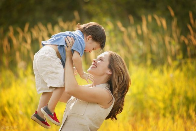 医生|爸爸身高一米八,儿子竟是“小矮子”,医生:饭后2个行为很重要