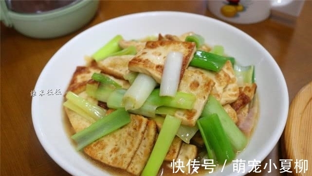 大葱|这两种食材是绝配,一香一鲜,简单一炒,比肉还好吃