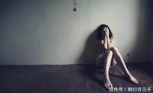 下联@千古绝对！上联：心困于门内，怎能不闷，下联经典到爆！