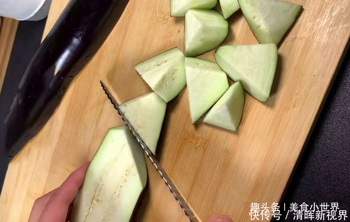  鲜香|不油炸的红烧茄子，一样的鲜香下饭，简单又营养，连吃3天都不够