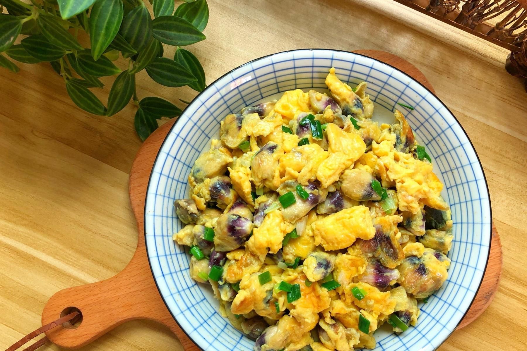 木槿花炒鸡蛋|八月千万别错过它，加鸡蛋简单一炒，营养又美味，错过又要等一年