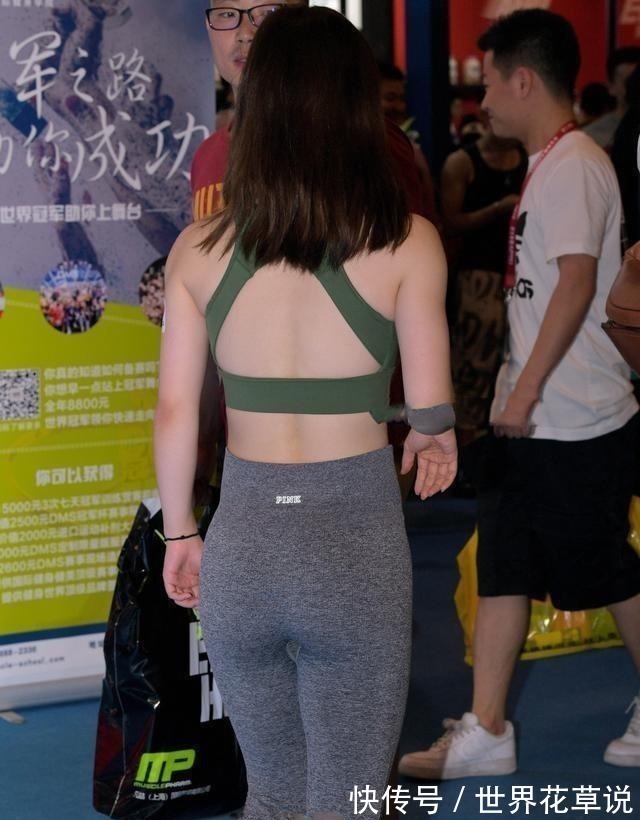 t恤 简单搭配的打底裤别具风格的魅力,彰显时尚潮流气质!