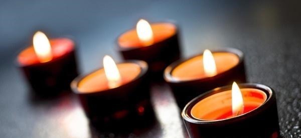 寒食东风御柳斜@史上最著名的一首骂皇帝诗,却因写得水平太高,皇帝都不禁嘉赏!